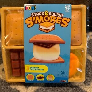 Kids sensory play food toy Stack and Squish s’mores NWT